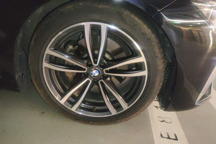 Used BMW 7 Series 2019 Restyled 730Li M Sport Package Right Front Wheel Hub