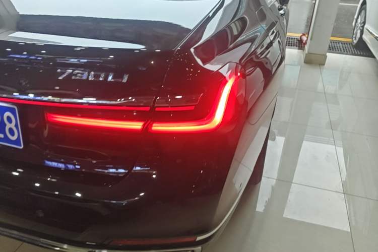 Used BMW 7 Series 2019 Updated 730Li Luxury Package Right Rear Taillight