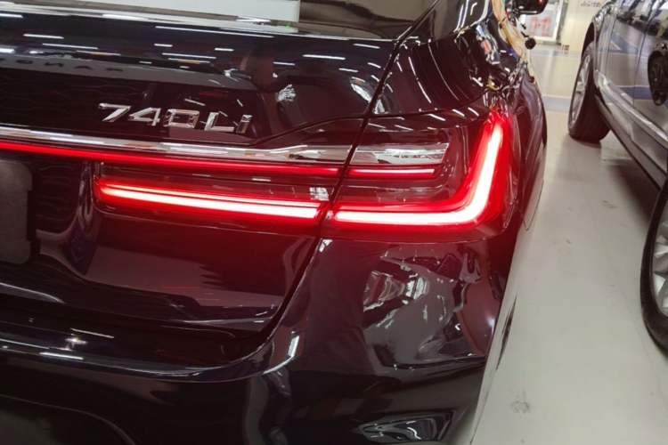 Used BMW 7 Series 2019 Restyled 740Li Leading Edition M Sport Package Right Rear Taillight