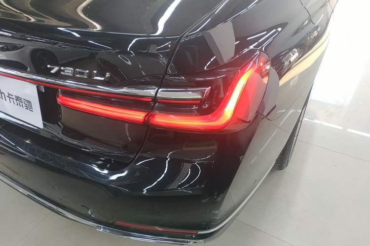 Used BMW 7 Series 2019 Updated 730Li Luxury Package Right Rear Taillight