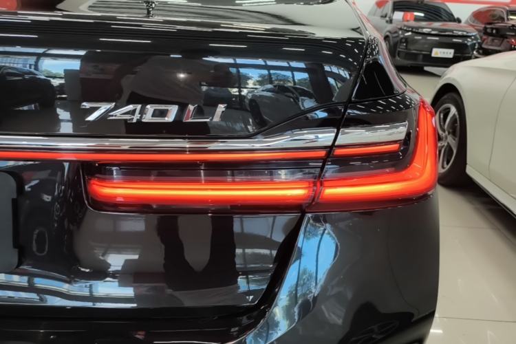 Used BMW 7 Series 2019 Restyled 740Li Leading Edition M Sport Package Right Rear Taillight