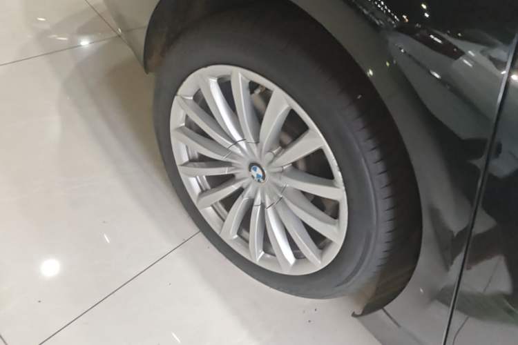 Used BMW 7 Series 2019 Updated 730Li Luxury Package Right Rear Wheel Hub