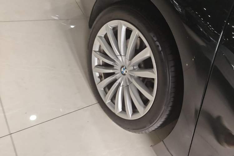 Used BMW 7 Series 2019 Updated 730Li Luxury Package Right Rear Wheel Hub