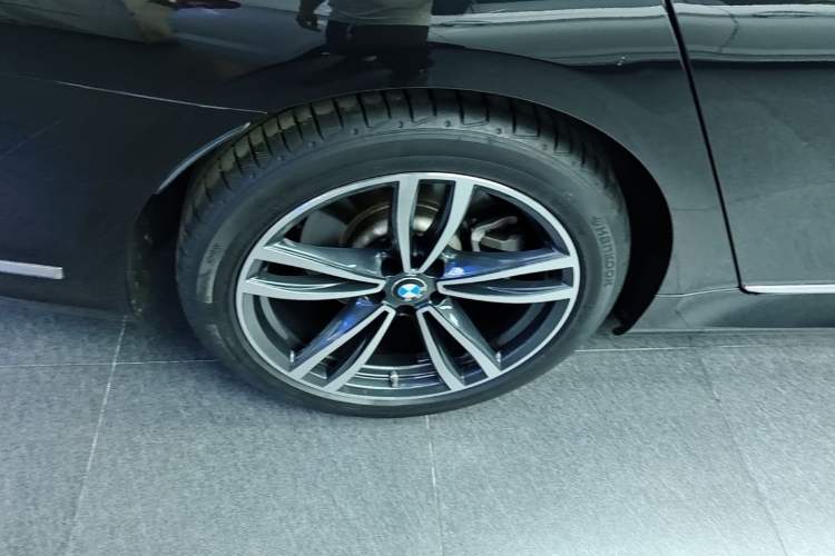 Used BMW 7 Series 2019 Restyled 730Li M Sport Package Right Rear Wheel Hub