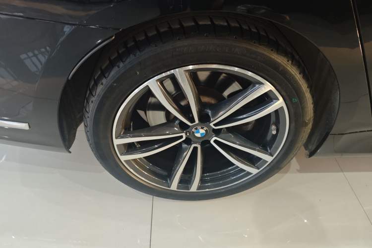 Used BMW 7 Series 2019 Restyled 730Li M Sport Package Right Rear Wheel Hub