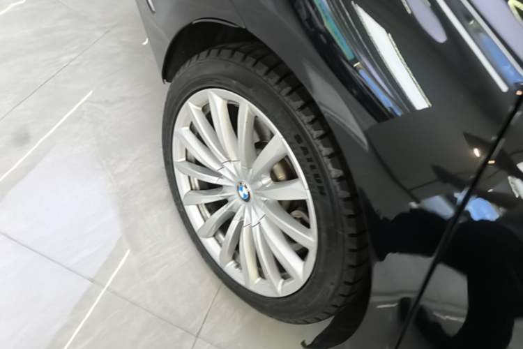 Used BMW 7 Series 2019 Updated 730Li Luxury Package Right Rear Wheel Hub