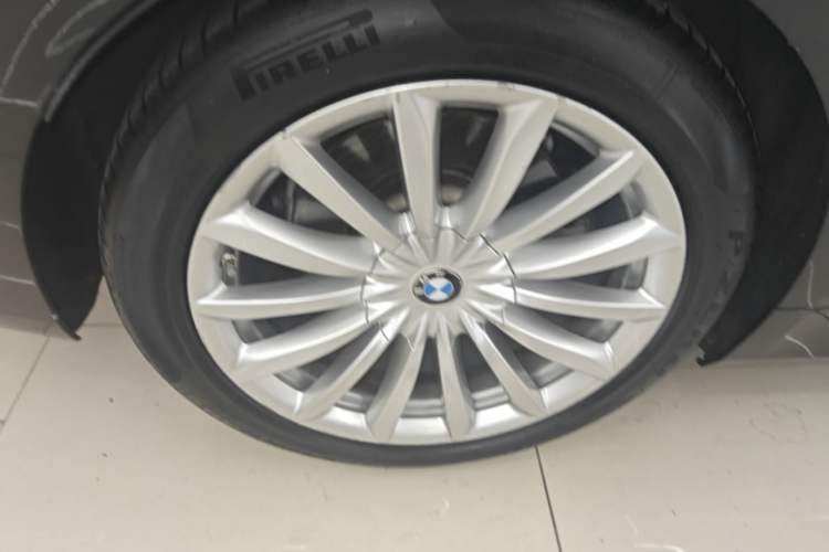 Used BMW 7 Series 2019 Updated 730Li Luxury Package Right Rear Wheel Hub