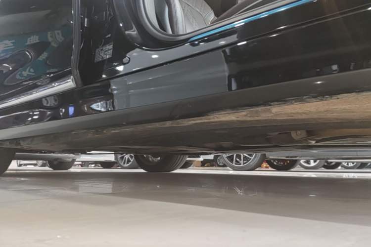 Used BMW 7 Series 2019 Updated 730Li Luxury Package Right Side Sill