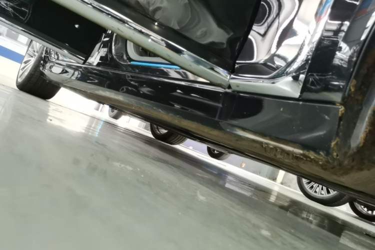 Used BMW 7 Series 2019 Restyled 740Li Leading Luxury Package Right Side Sill