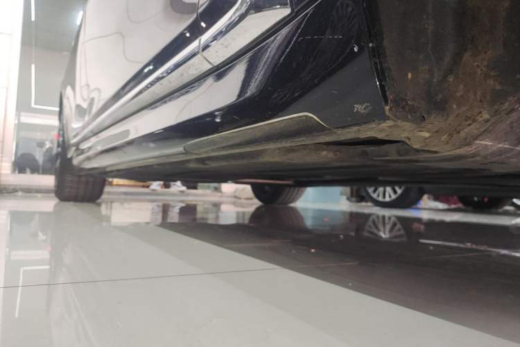 Used BMW 7 Series 2019 740Li Leading Model M Sport Package Right Side Sill