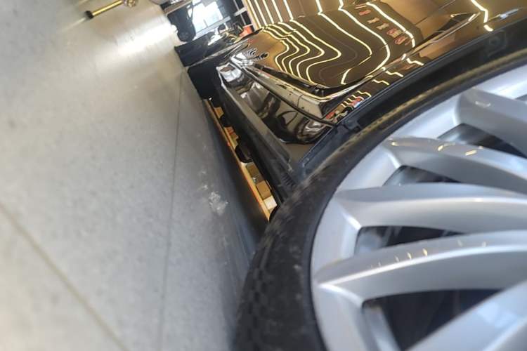 Used BMW 7 Series 2019 Updated 730Li Luxury Package Right Side Sill