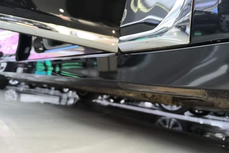 Used BMW 7 Series 2019 Updated 730Li Luxury Package Right Side Sill