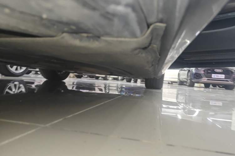 Used BMW 7 Series 2019 Updated 730Li Luxury Package Right Side Sill