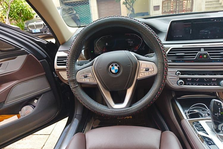 Used BMW 7 Series 2019 730Li Luxury Package Steering Wheel