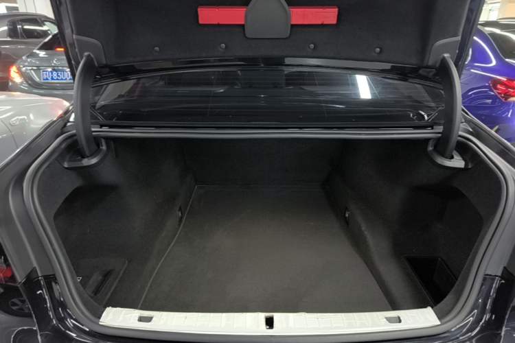 Used BMW 7 Series 2019 Updated 730Li Luxury Package Trunk