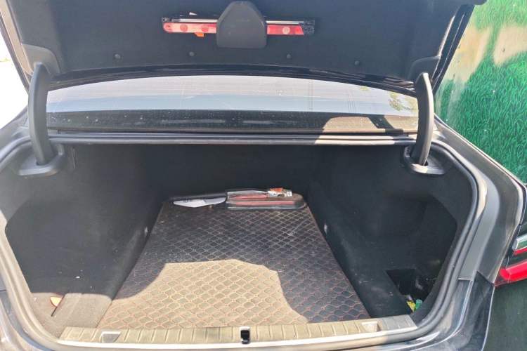 Used BMW 7 Series 2019 740Li Leading Model M Sport Package Trunk