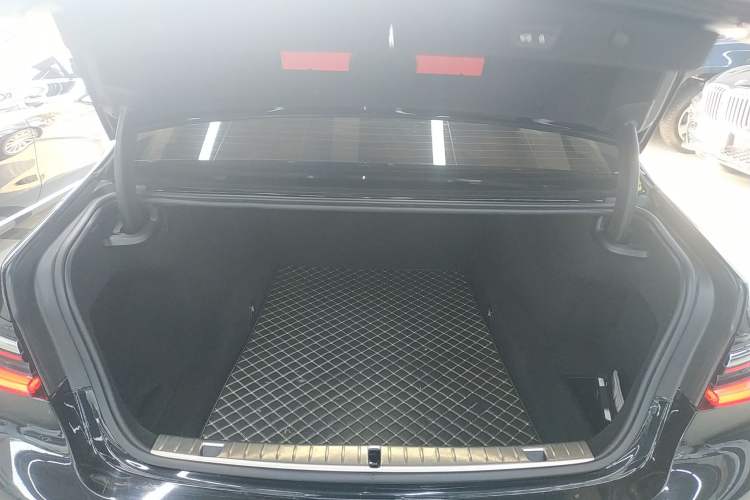 Used BMW 7 Series 2019 Updated 730Li Luxury Package Trunk