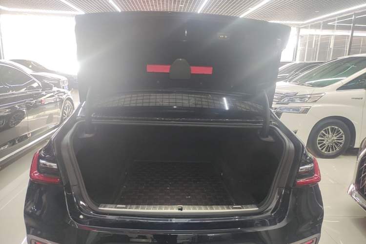 Used BMW 7 Series 2019 740Li Leading Model M Sport Package Trunk