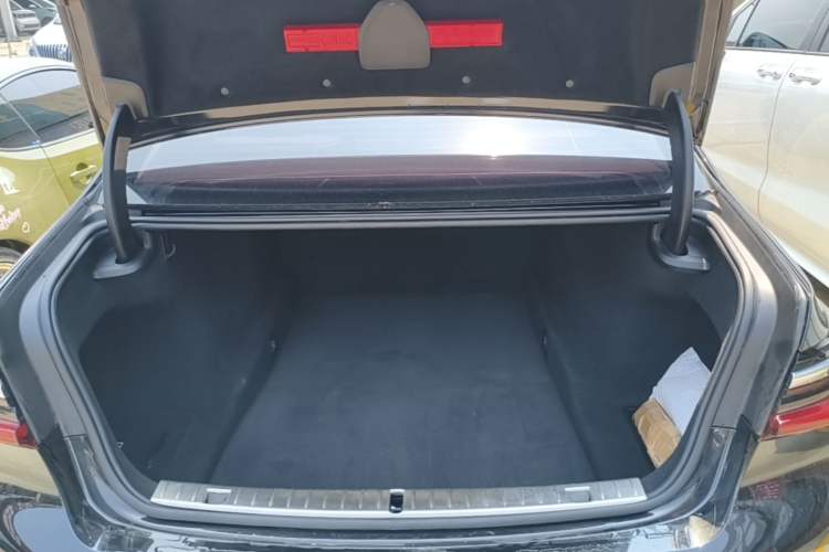 Used BMW 7 Series 2019 740Li Luxury Edition with Premium Package Trunk