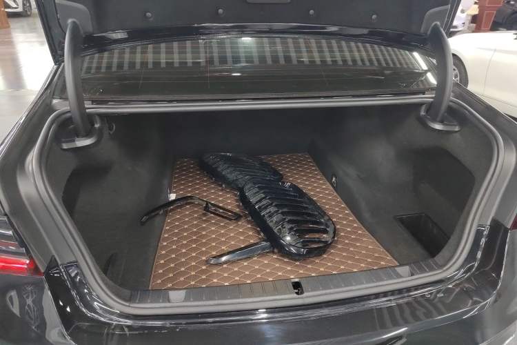 Used BMW 7 Series 2019 Restyled 740Li Leading Edition M Sport Package Trunk