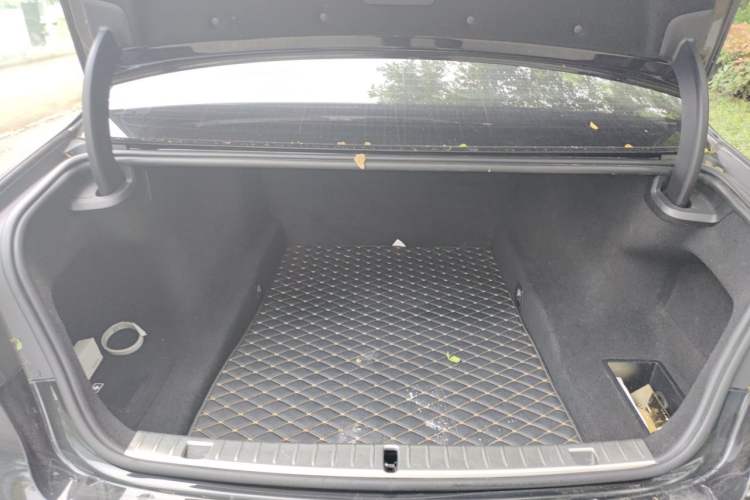 Used BMW 7 Series 2019 Updated 730Li Luxury Package Trunk