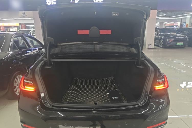 Used BMW 7 Series 2019 Updated 730Li Luxury Package Trunk
