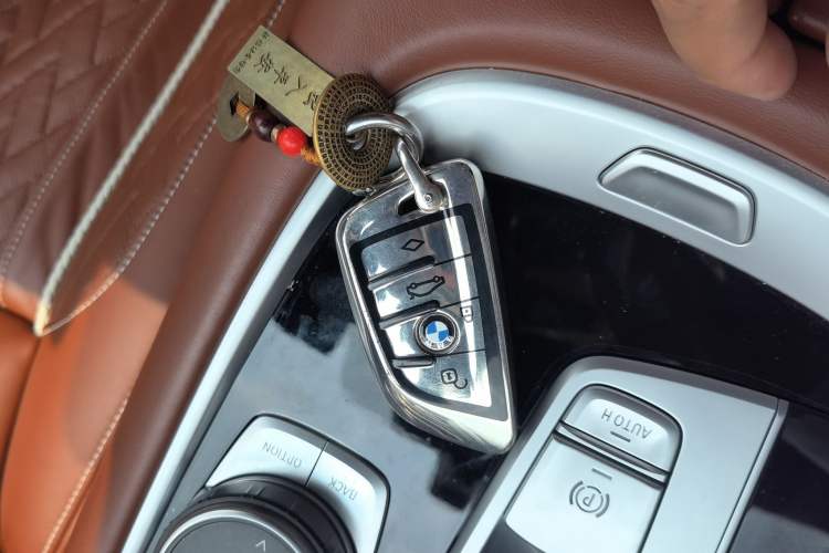 Used BMW 7 Series 2019 Restyled 740Li Leading Edition M Sport Package Vehicle Key