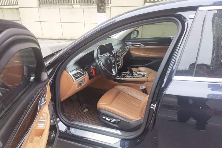 Used BMW 7 Series 2019 740Li Luxury Edition with Premium Package Driver Seat