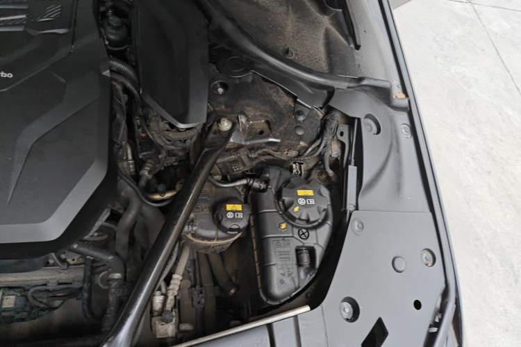 Used BMW 7 Series 2019 730Li Luxury Package Engine Bay Left