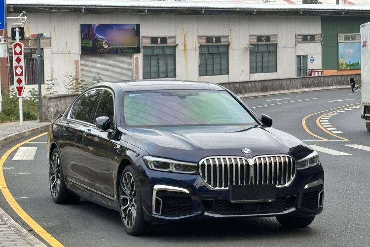 Used BMW 7 Series 2019 Updated 740Li Luxury Version M Sport Package Exterior 4