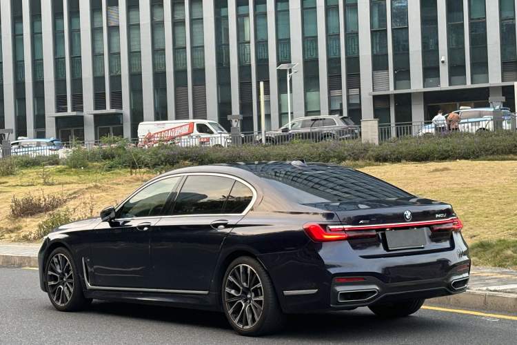 Used BMW 7 Series 2019 Updated 740Li Luxury Version M Sport Package Exterior 6