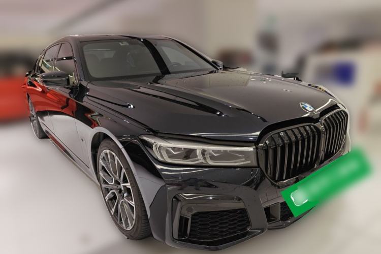 Used BMW 7 Series 2019 740Li Leading Model M Sport Package Front Right 45 Deg