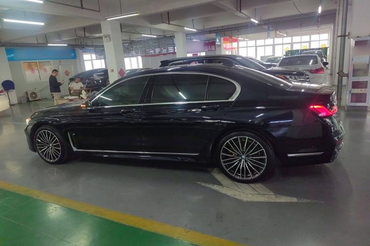 Used BMW 7 Series 2019 Restyled 740Li Leading Edition M Sport Package Left Side