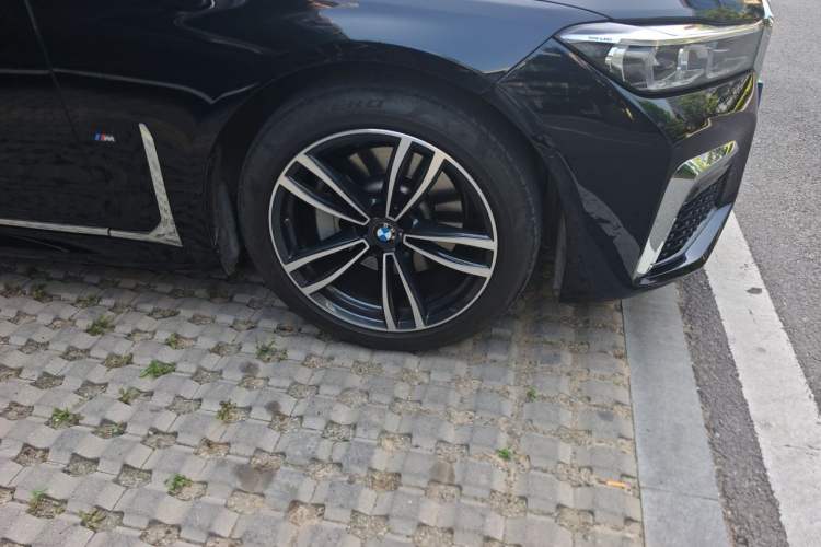 Used BMW 7 Series 2019 Restyled 730Li M Sport Package Right Front Wheel Hub