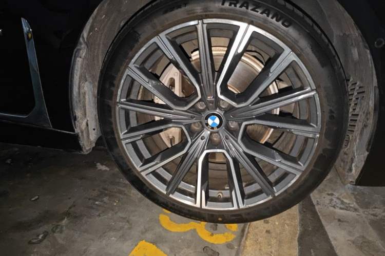 Used BMW 7 Series 2019 740Li Leading Model M Sport Package Right Front Wheel Hub
