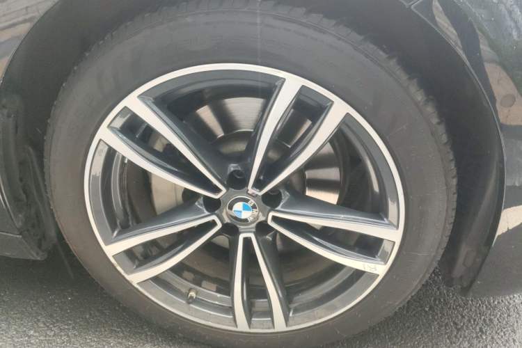 Used BMW 7 Series 2019 730Li M Sport Package Right Front Wheel Hub