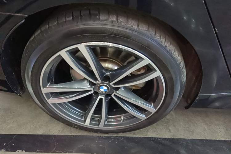 Used BMW 7 Series 2019 Restyled 730Li M Sport Package Right Rear Wheel Hub