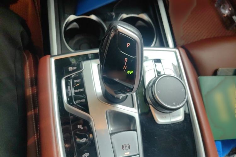 Used BMW 7 Series 2019 740Li xDrive Executive Luxury Package Gear Lever