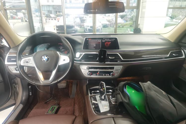 Used BMW 7 Series 2019 Updated 730Li Luxury Package Center Console