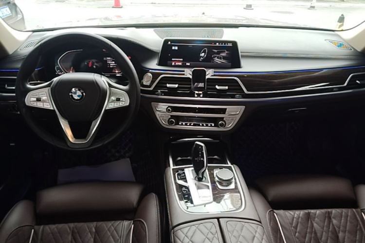Used BMW 7 Series 2019 Updated 740Li Luxury Package Premium Edition Center Console