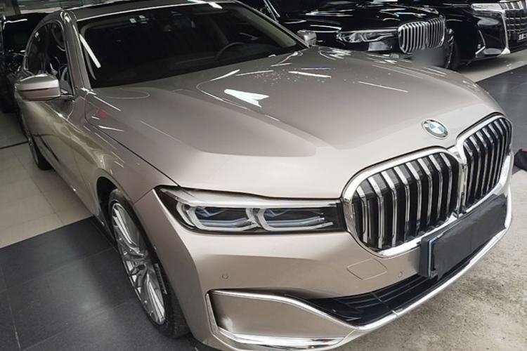 Used BMW 7 Series 2019 Updated 740Li Luxury Package Premium Edition Front Right 45 Deg