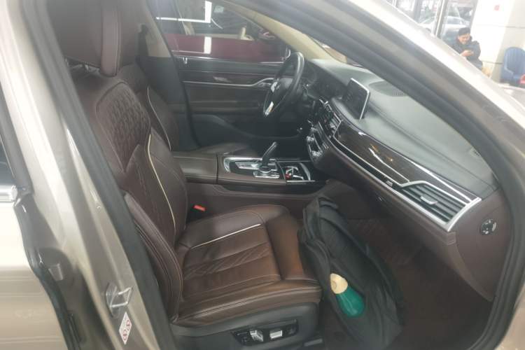 Used BMW 7 Series 2019 Updated 730Li Luxury Package Right Front Seat