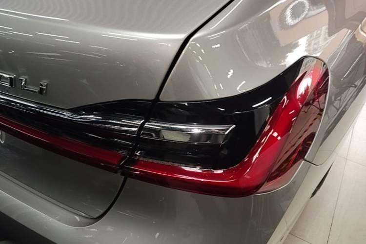 Used BMW 7 Series 2019 Updated 740Li Luxury Package Premium Edition Right Rear Taillight