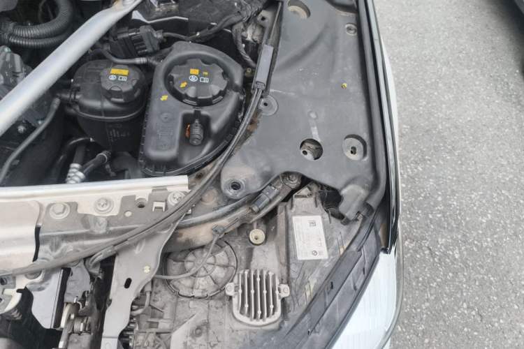 Used BMW 7 Series 2019 Restyled 740Li Leading Luxury Package Engine Bay Left