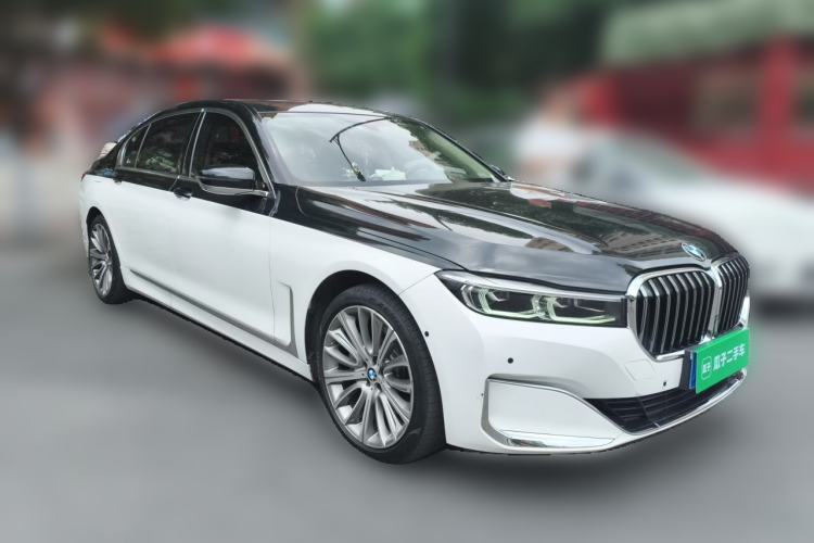 Used BMW 7 Series 2019 Restyled 740Li Leading Luxury Package Front Right 45 Deg