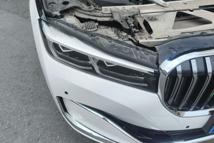 Used BMW 7 Series 2019 Restyled 740Li Leading Luxury Package Right Front Headlight