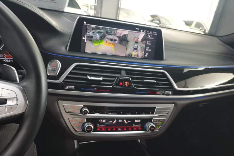 Used BMW 7 Series 2019 Updated 740Li Luxury Version M Sport Package Audio And AC Panel
