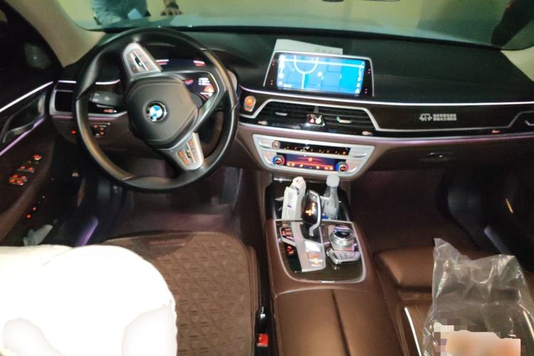 Used BMW 7 Series 2019 730Li Luxury Package Center Console