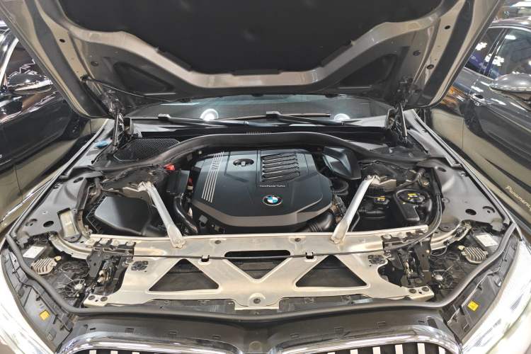 Used BMW 7 Series 2019 Updated 740Li Luxury Version M Sport Package Engine Bay