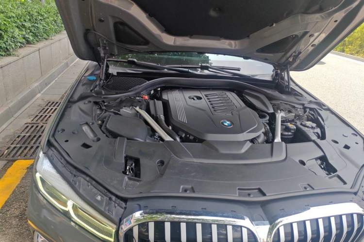 Used BMW 7 Series 2019 Restyled 740Li Leading Edition M Sport Package Engine Bay Right
